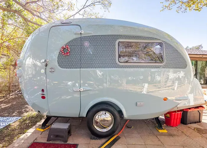 Glamperous Camper Couples Desert Stargazer With Night Ambiance
